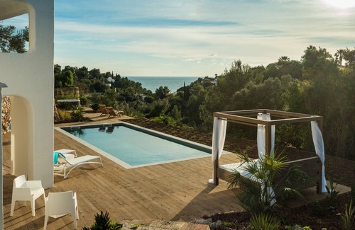 Mato Serrao Villa | Exclusive villa, 4 bedrooms, stunning sea view, private heated pool and Jacuzzi.
