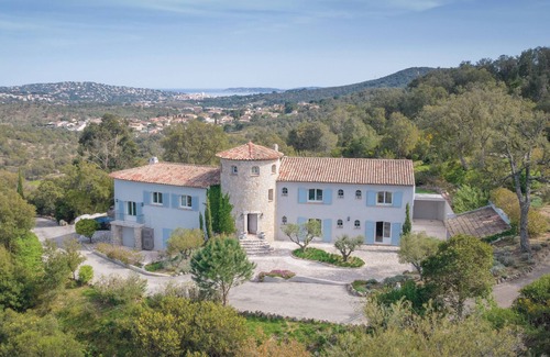 Sainte-Maxime Villa | Exclusive villa on stunning private domaine in Sainte Maxime