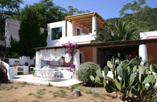 Panarea Villa | Exclusive villa in Panarea with private garden and panoramic terrace
