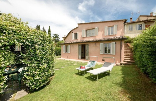 Siena Villa | Exclusive villa, private garden in Siena. The "Dependance" of Villa il Borghetto