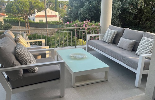 Vale do Lobo Villa | Exclusive Villa with Private Pool and Outside Living Area in Sought After Quiet Location