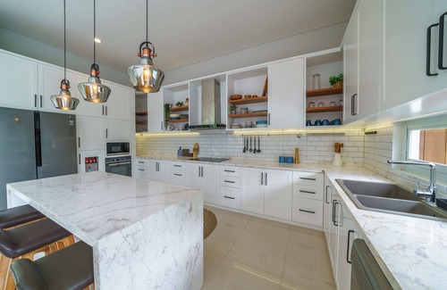 Batu Bolong Villa | Exclusive Villa with Breathtaking Views, Bali Villa 2200