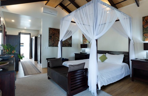 Arorangi Villa | Exclusively for adults, Serenity Villas #3 - Beachfront Bliss