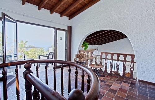Santa Ursula Villa | Exclusivity for the highest standards in the traditional style.