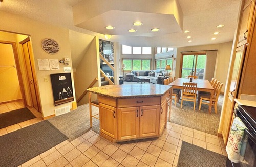 Lutsen House | Exec on Mtn Ski in out In unit Sauna Pool Hot Tub