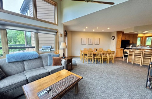 Lutsen House | Exec on Mtn Ski in out In unit Sauna Pool Hot Tub
