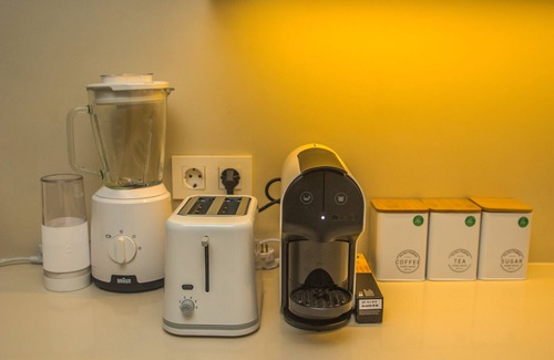 Luanda Apartment | Executive 1BR - Steps from Total HQ & Ministry of Finance