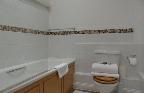 Basingstoke Apartment | Executive 2 Bedroom 2 Bathroom Apartment - Basingstoke Serviced Apartment