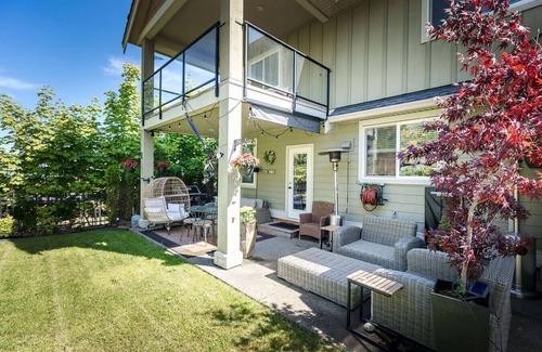 Bear Mountain Resort House | Executive 3 bedroom Home on Bear Mountain