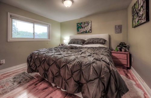 Waterloo House | Executive 3 Bedroom Suite in the Heart of Waterloo