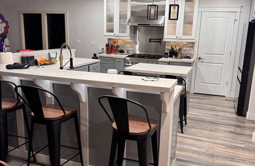 Tooele House | Executive 3BR Airport 15 Min Garage Project-Ready 1- Acre I-80 Access