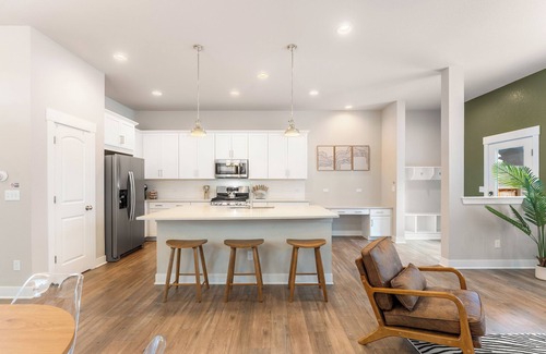 Northfield House | Executive 3BR DIA + Medical Hub Central Park