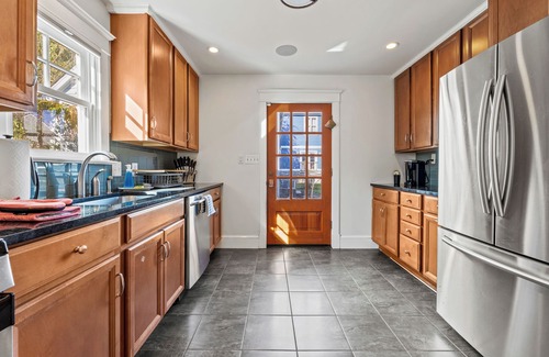 Arlington House | Executive 4bdr House minutes from D.C