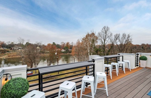 Nashville House | Executive 4BR/4BA Rental | Rooftop + River Views