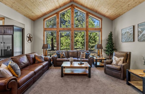 Sunriver House | Executive 8BR 9 BA Luxury Lodge Home, Sleeps 20