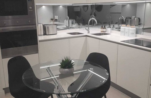 Greater Johannesburg Metropolitan Area Apartment | Executive apartment at Ellipse Waterfall