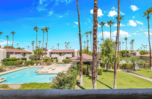 Palm Springs Condo | Executive Central Palm Springs 2bd 2b Condo.