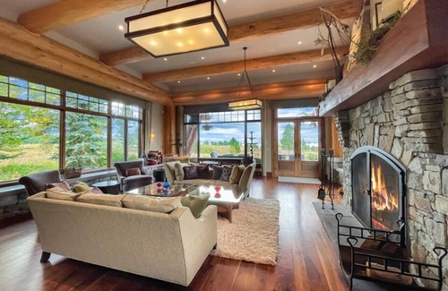 Tamarack Ski Chalet | Executive Chalet in Tamarack Resort on Golf Course
