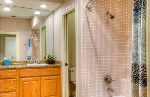 Barton Creek Lakeside Cottage | Executive Cottage in Barton Creek Lakeside