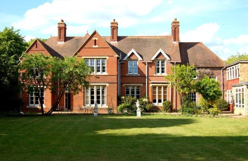 Willingham Apartment | Executive Ensuite With Bath and Countryside View