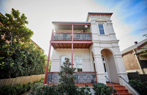 Ashfield Apartment | Executive Esperanza Stay in a Victorian Manor