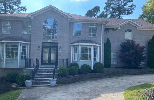 Little Rock House | Executive Home- Conveniently Located w/ Outdoor Pool & 2 Master Suites