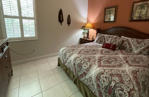 Ridgewood Lakes House | Executive Home in Gated Golf Community Near Disney
