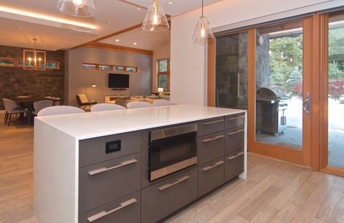 Whistler House | Executive Home, Nicholas North Golf course and Green Lake area