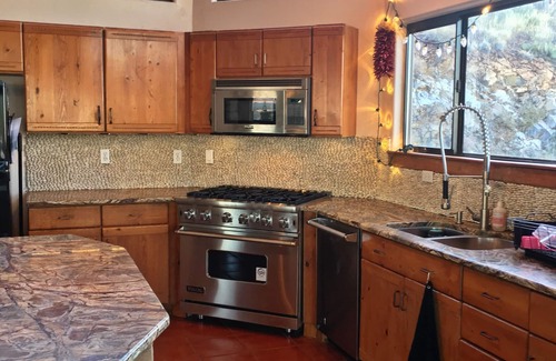 Talavera House | Executive Home With Endless Views In Soledad Canyon!
