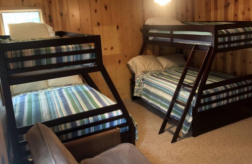 Markesan Cabin | Executive lake front home sleeps 12- Amazing Views and Amenities