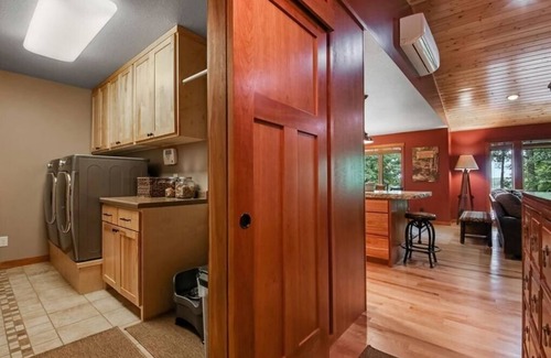 Stone Lake Cabin | Executive Luxury on LCO, Hayward