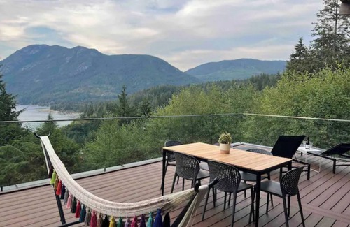 Sandy Hook House | Executive Modern Sechelt View Home.n