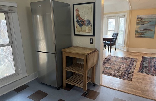 Downtown Apartment | Executive monthly rental. Newly remodeled Victorian gem on West Pearl Street.