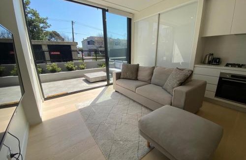 Engadine Apartment | Executive One Bedroom apartment and Courtyard Retreat