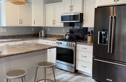 Bridgeport House | Executive Oneida Lake Vista in Bridgeport, NY