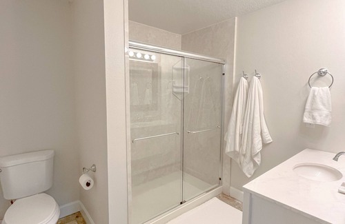 Hyde Park Condo | Executive Rental in the Heart of Hyde Park Village