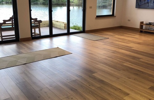 Worth House | Executive retreat getaway featuring Professional hot tub. Hydropool luxury.