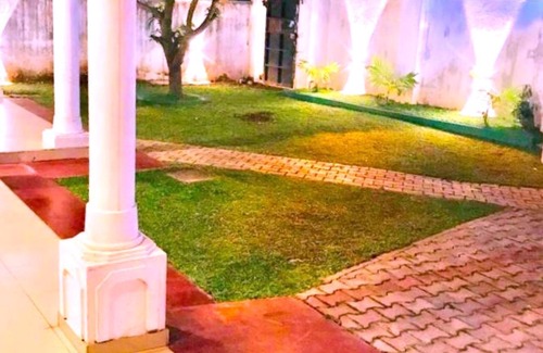Negombo Villa | EXECUTIVE ROOM WITH BALCONY AND PRIVATE LOBBY