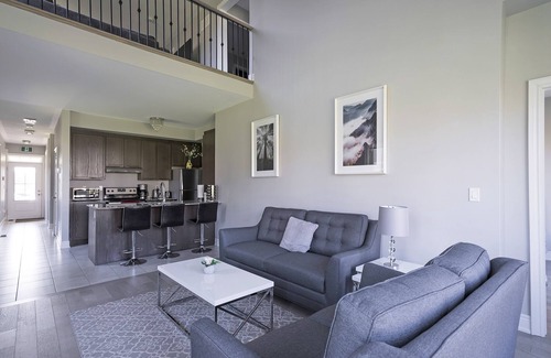 The Blue Mountains House | Executive Snowbridge 4 Bedroom Townhome Located in Resort Zone with Pool/Shuttle