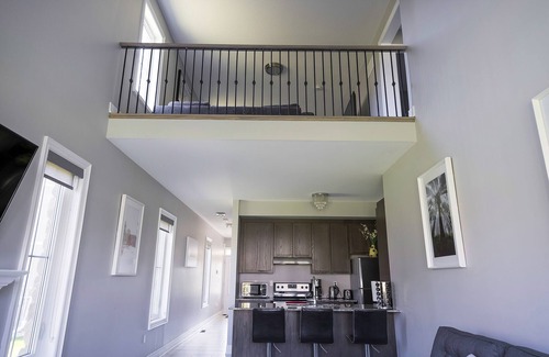 The Blue Mountains House | Executive Snowbridge 4 Bedroom Townhome Located in Resort Zone with Pool/Shuttle