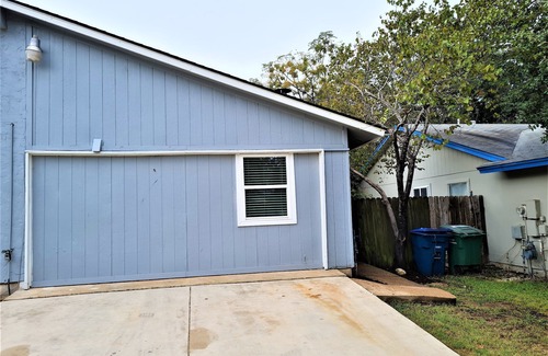 Pipers Meadow Apartment | Executive studio suite great location and amenities