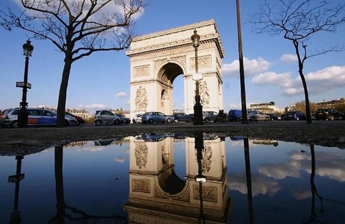 Champs-Elysees Apartment | Executive Studio With Aircon In Champs Elysees