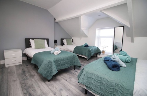 Bridgend Apartment | Executive Style 2 Bed Flat in Bridgend F2