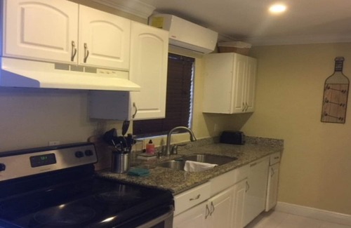 Bahamas Terrace Condo | Executive Suite in Freeport.