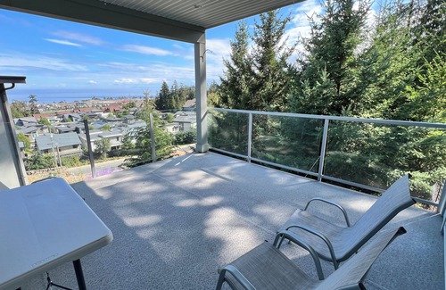 Colwood House | Executive Suite with Ocean View