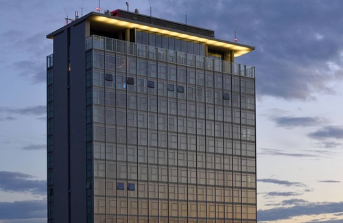 Centro Direzionale Apartment | Executive three-room apartment with city view - Torre Galfa | ONE Experience
