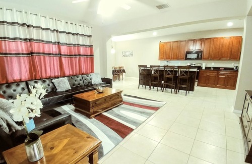 Legacy Park House | Executive Villa 7BR & 4.5 bath with Pool/SPA/Game Room near DisneyWorld Orlando.