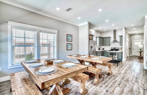 Miramar Beach House | exhale: Private heated pool, Free golf cart, 2 mins to beach, Bunk Rooms