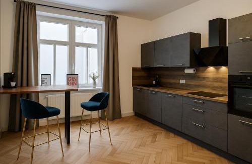 Bad Sooden-Allendorf Apartment | Exklusive 2 Whg - 6 SZ - 14 P - 2 Küchen - 4 Bäder - Mitten in Deutschland - Kurstadt fußläufig