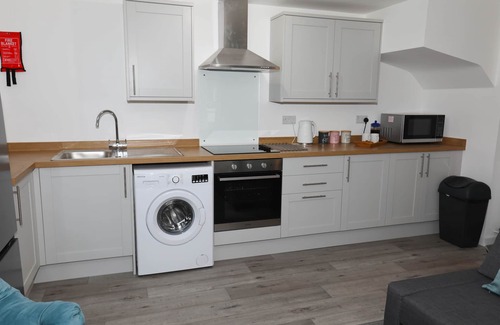 Lympstone Apartment | EXMOUTH, DEVON - Apt 2, Strand House: 2 Bed, Central Location, Parking, Sleeps 6,